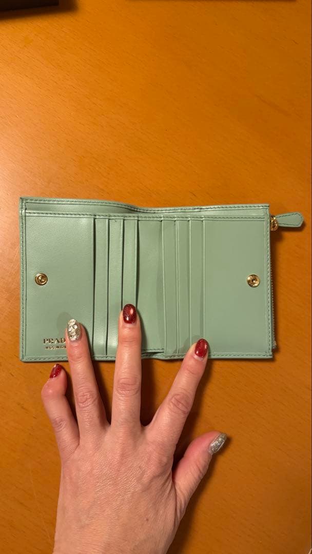 PRADA シティカーフタブ 財布
