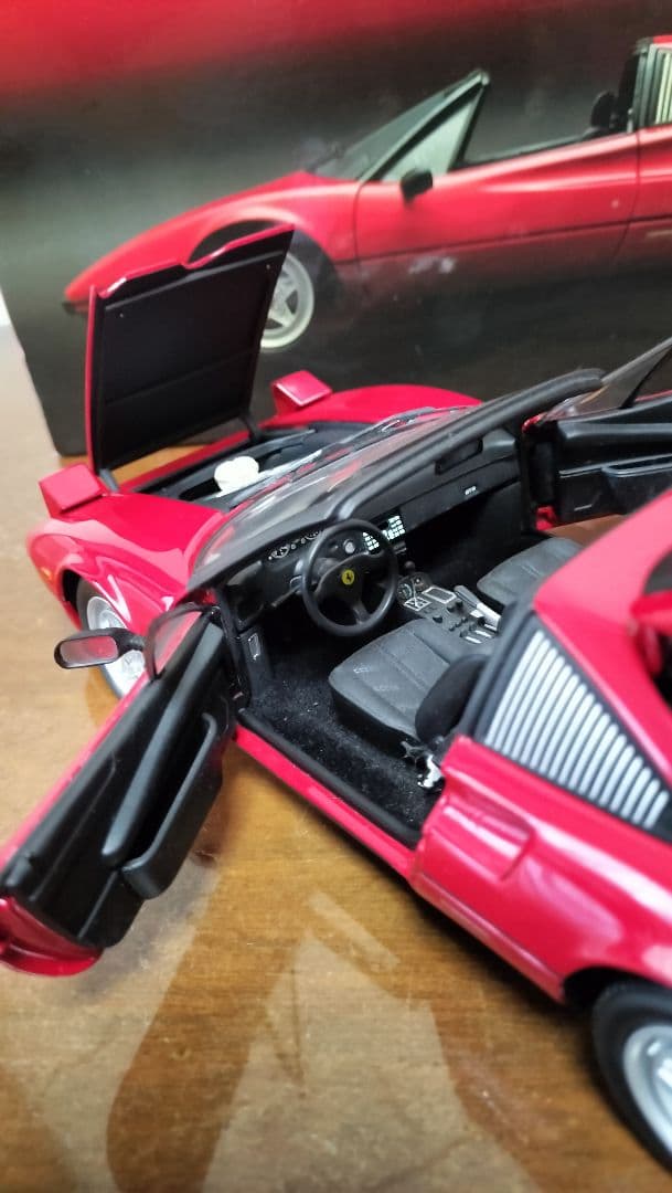京商1/18フェラーリ308GTSクアトロバルボーレ【RED】