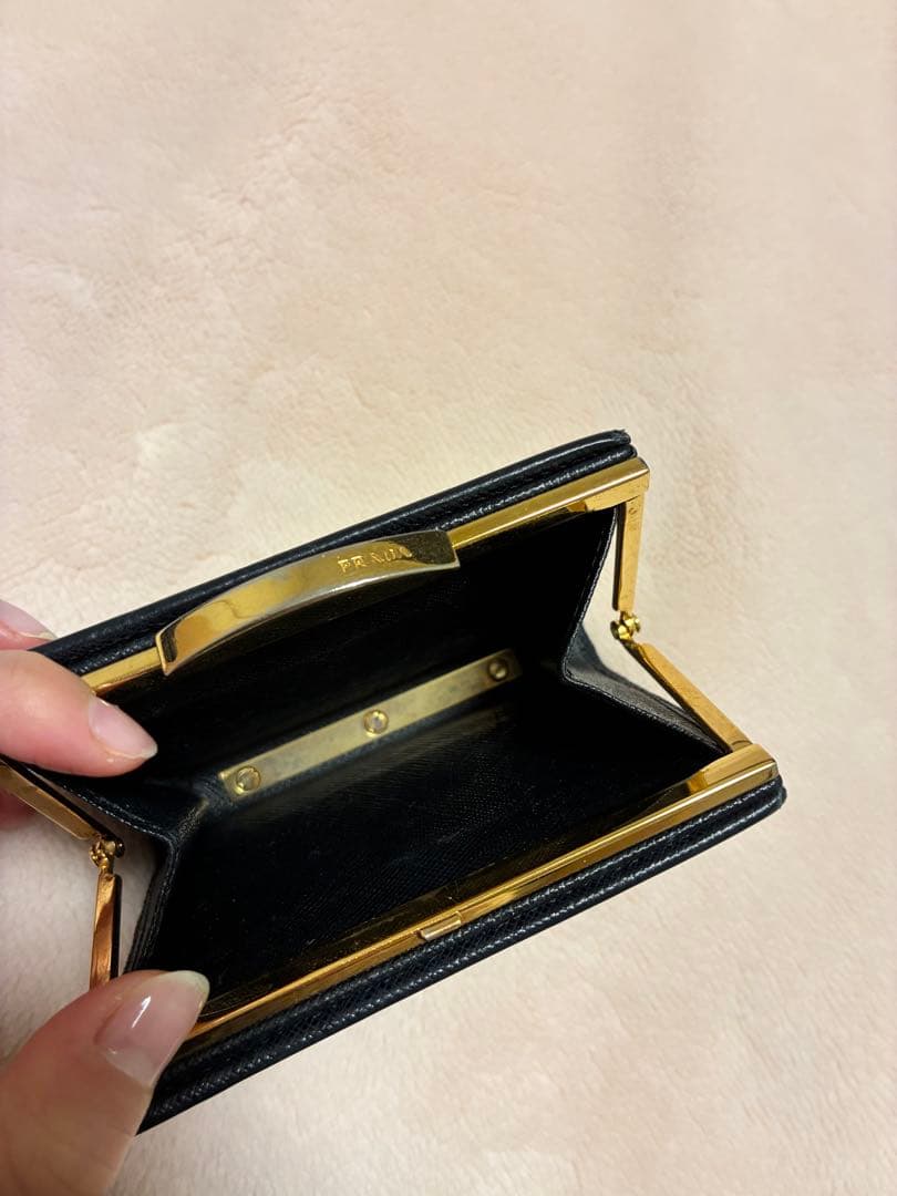 PRADA ブラックレザー 折り財布