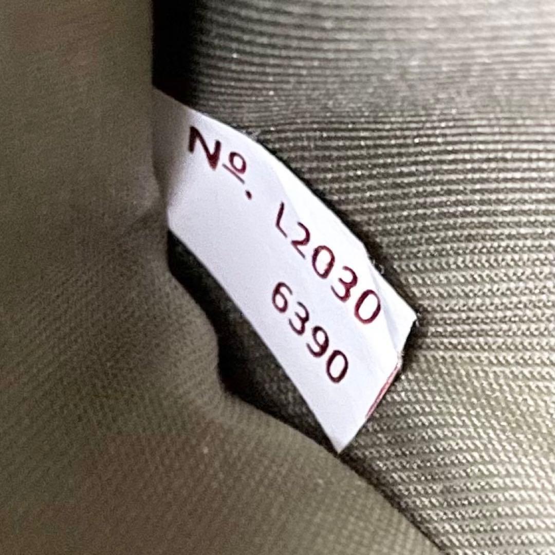 【極美品】COACH 二つ折り財布 ミディアム コーナー ジップ ウォレット