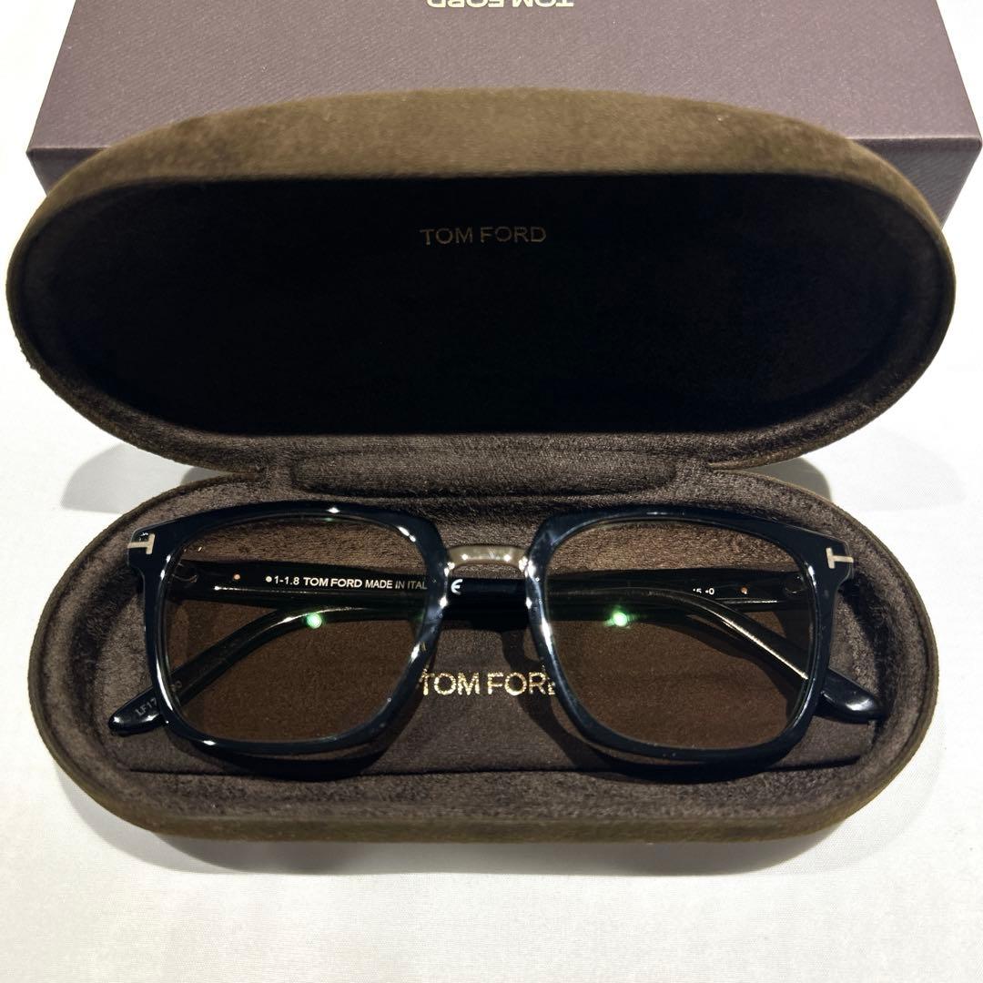 美品　TOMFORD サングラス　TF5523-F-B 001