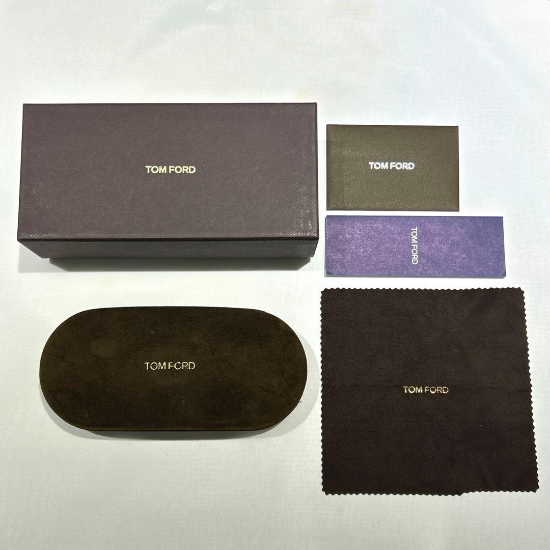 美品　TOMFORD サングラス　TF5523-F-B 001