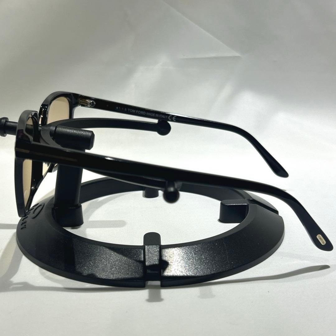 美品　TOMFORD サングラス　TF5523-F-B 001