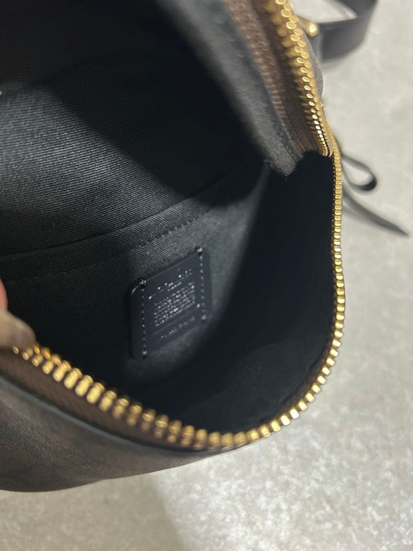 COACH モノグラム ボディバッグ