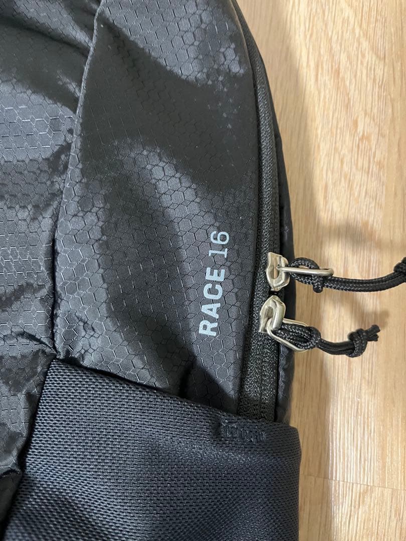 deuter RACE 16 バックパック ブラック