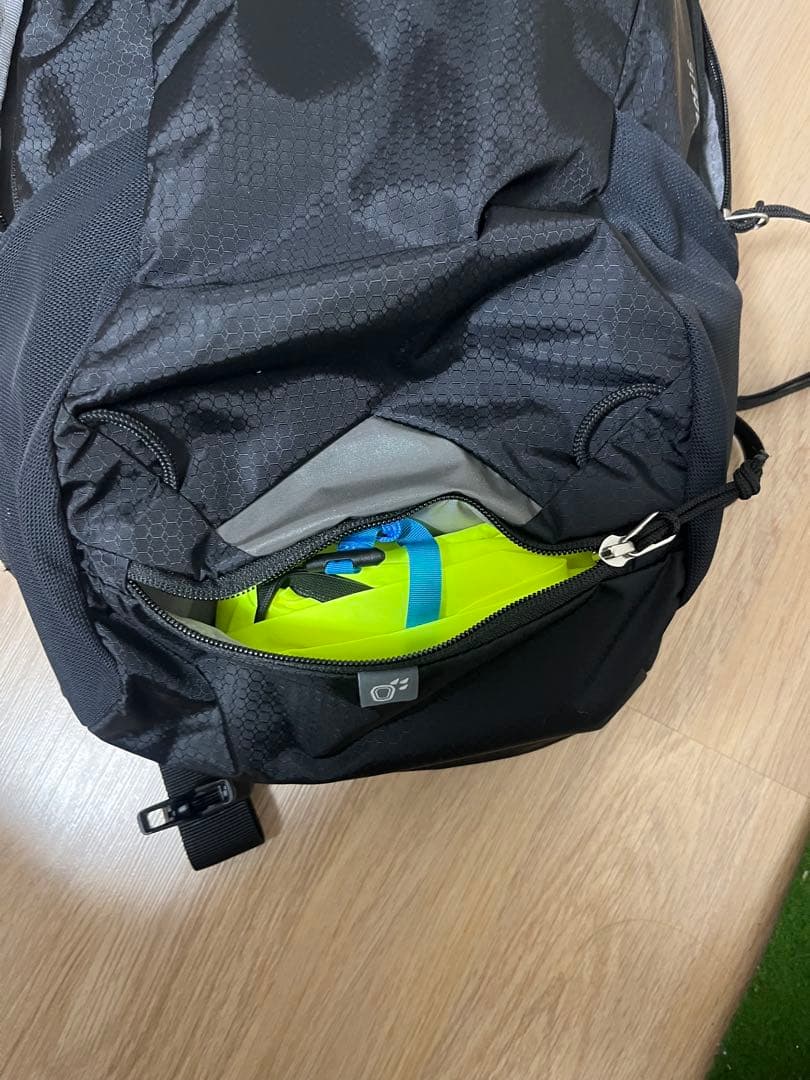 deuter RACE 16 バックパック ブラック