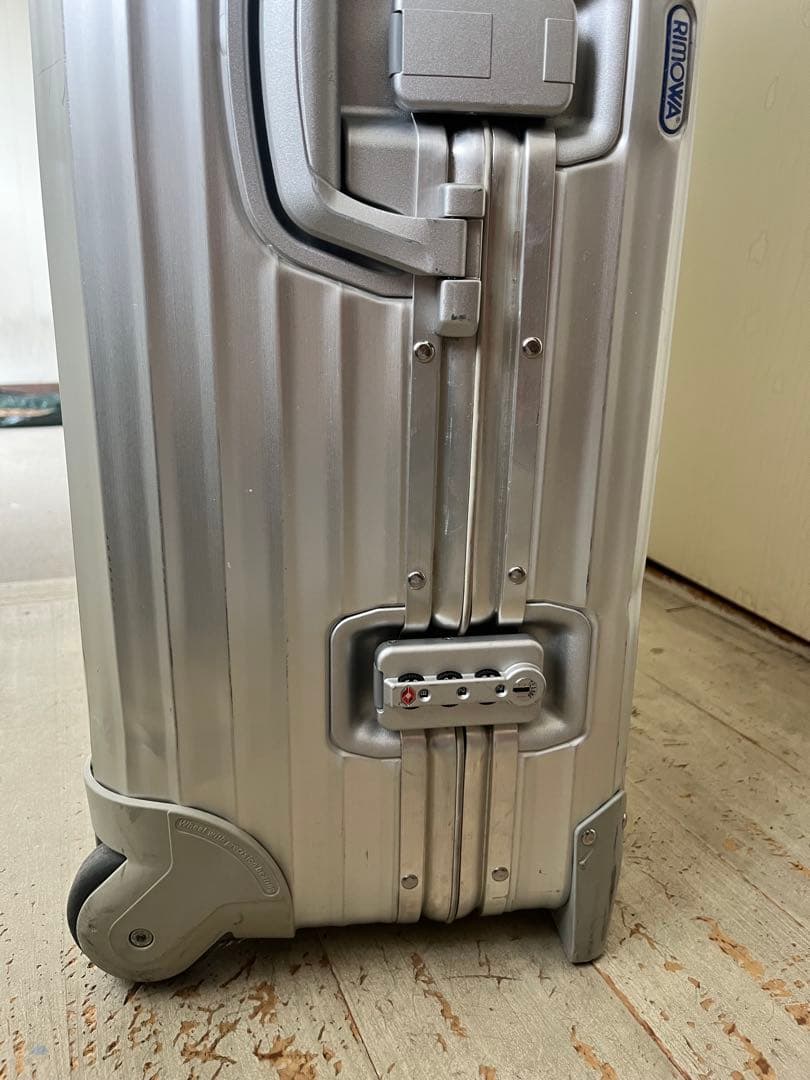 Rimowa アルミニウムキャリーケース大型シルバー