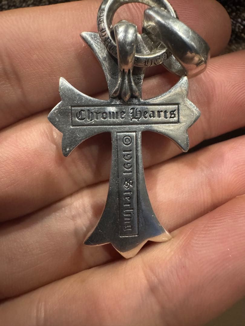 あ*ー様 Chrome Hearts スモールchクロスペンダント
