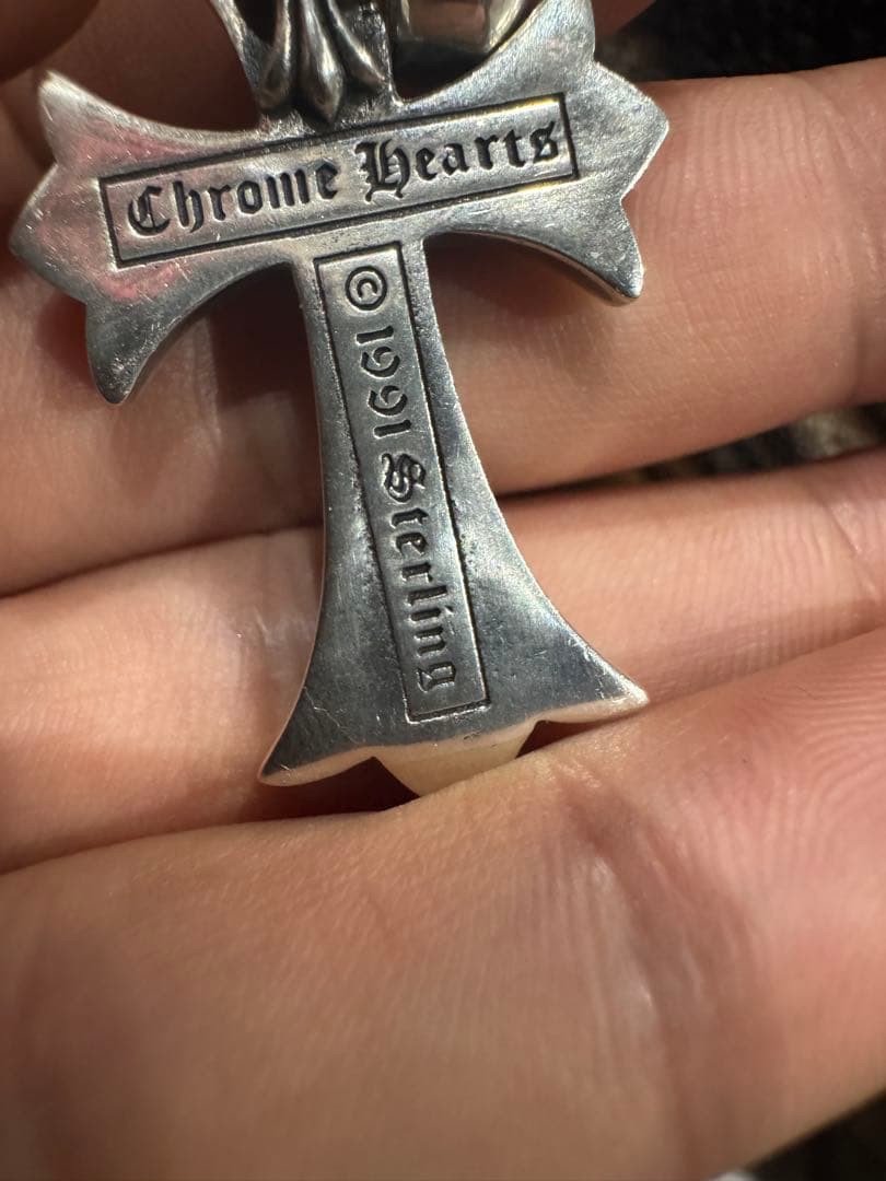 あ*ー様 Chrome Hearts スモールchクロスペンダント