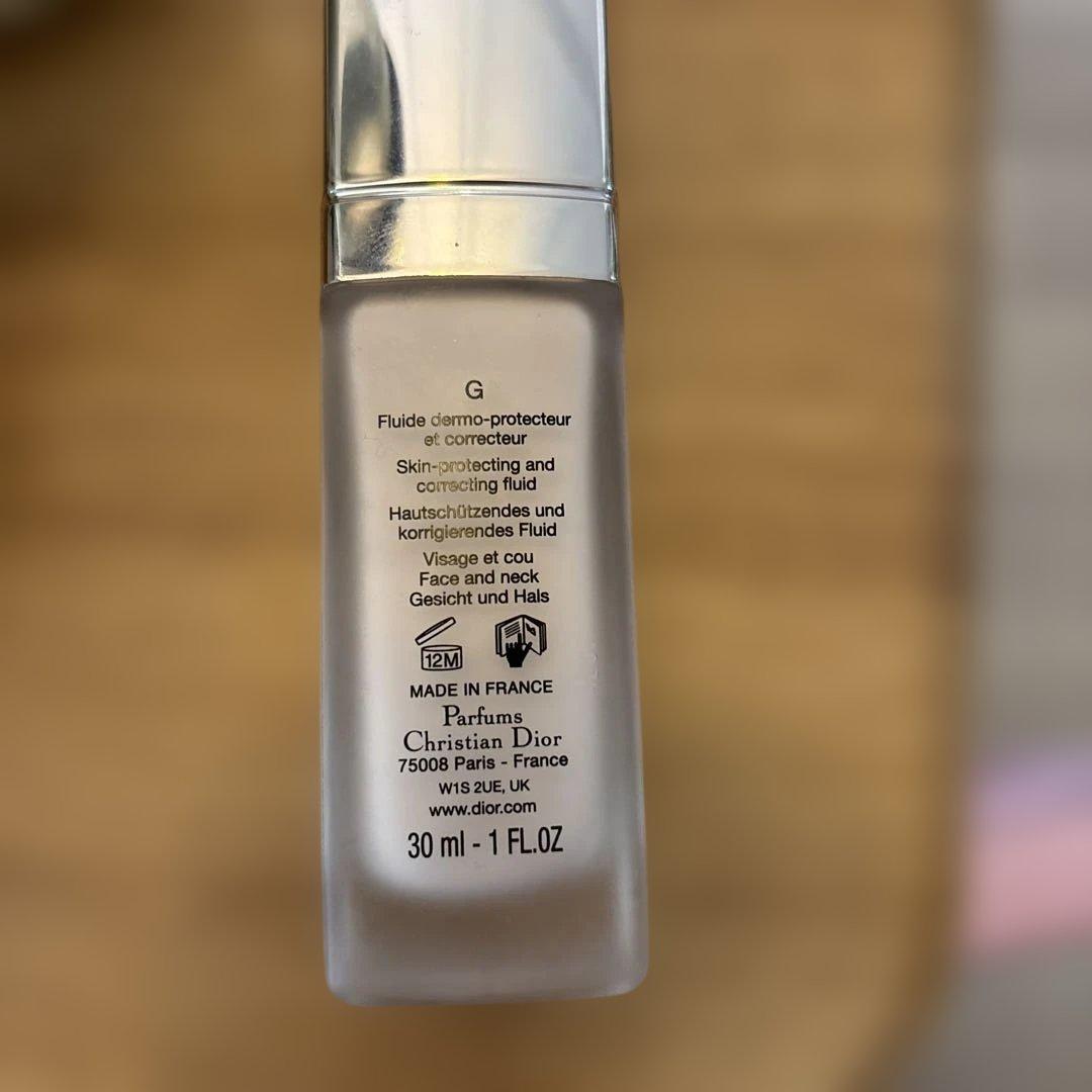 Dior プレステージホワイトルプロテクターUVルミエールシアーグロウ30ml
