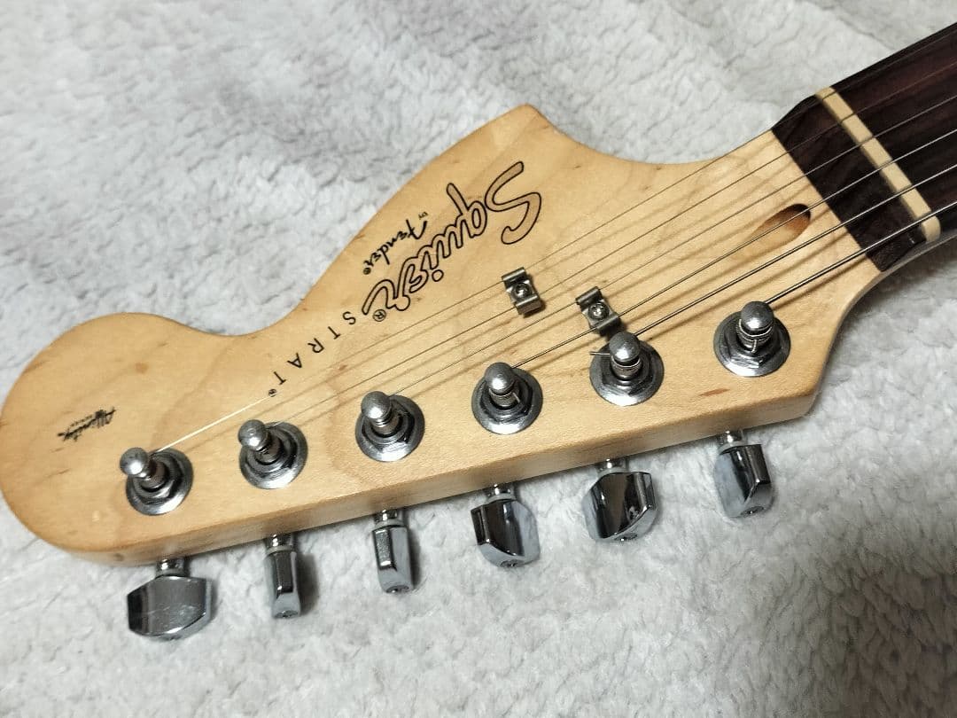 Squier ストラト Affinity 黒 べっ甲柄PG ケースオマケ多数付き