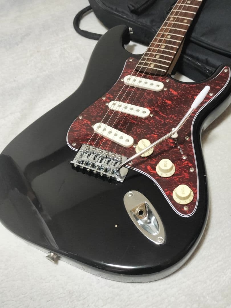 Squier ストラト Affinity 黒 べっ甲柄PG ケースオマケ多数付き