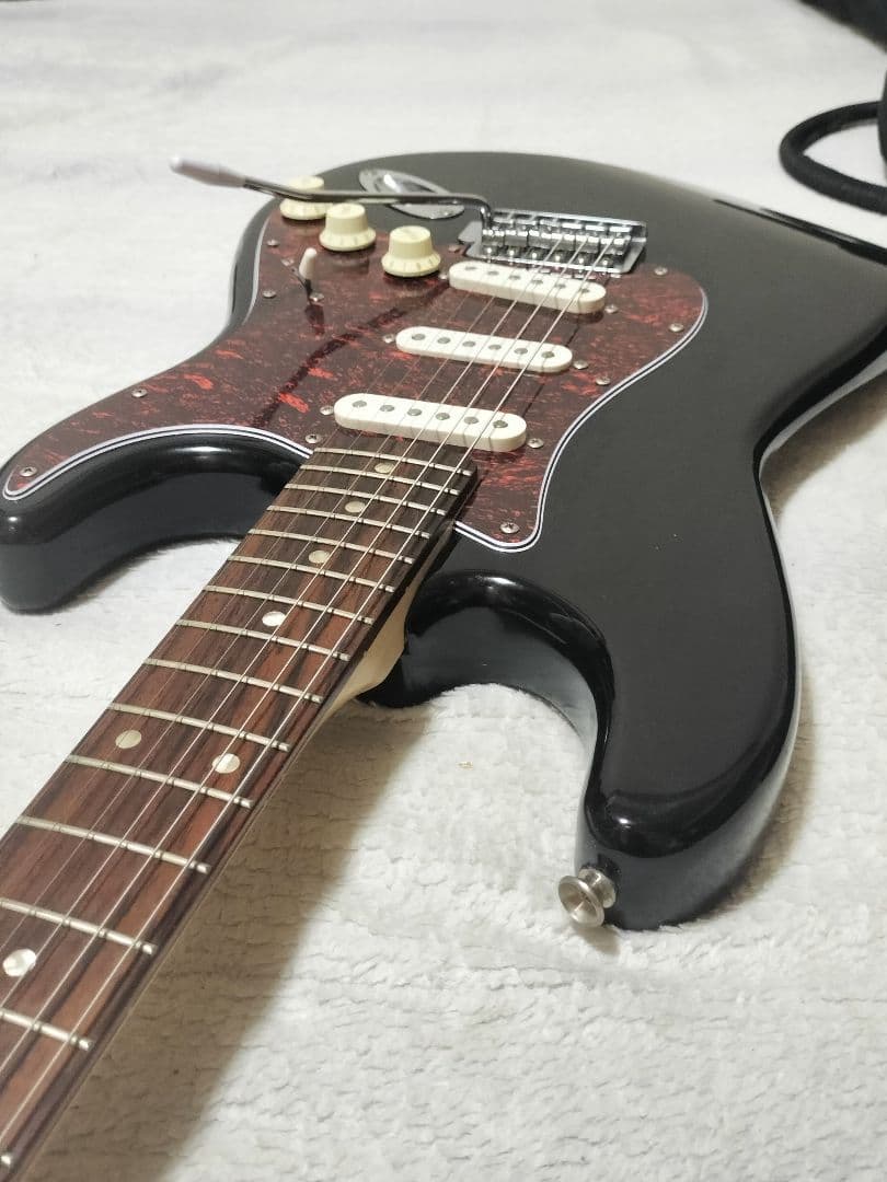 Squier ストラト Affinity 黒 べっ甲柄PG ケースオマケ多数付き