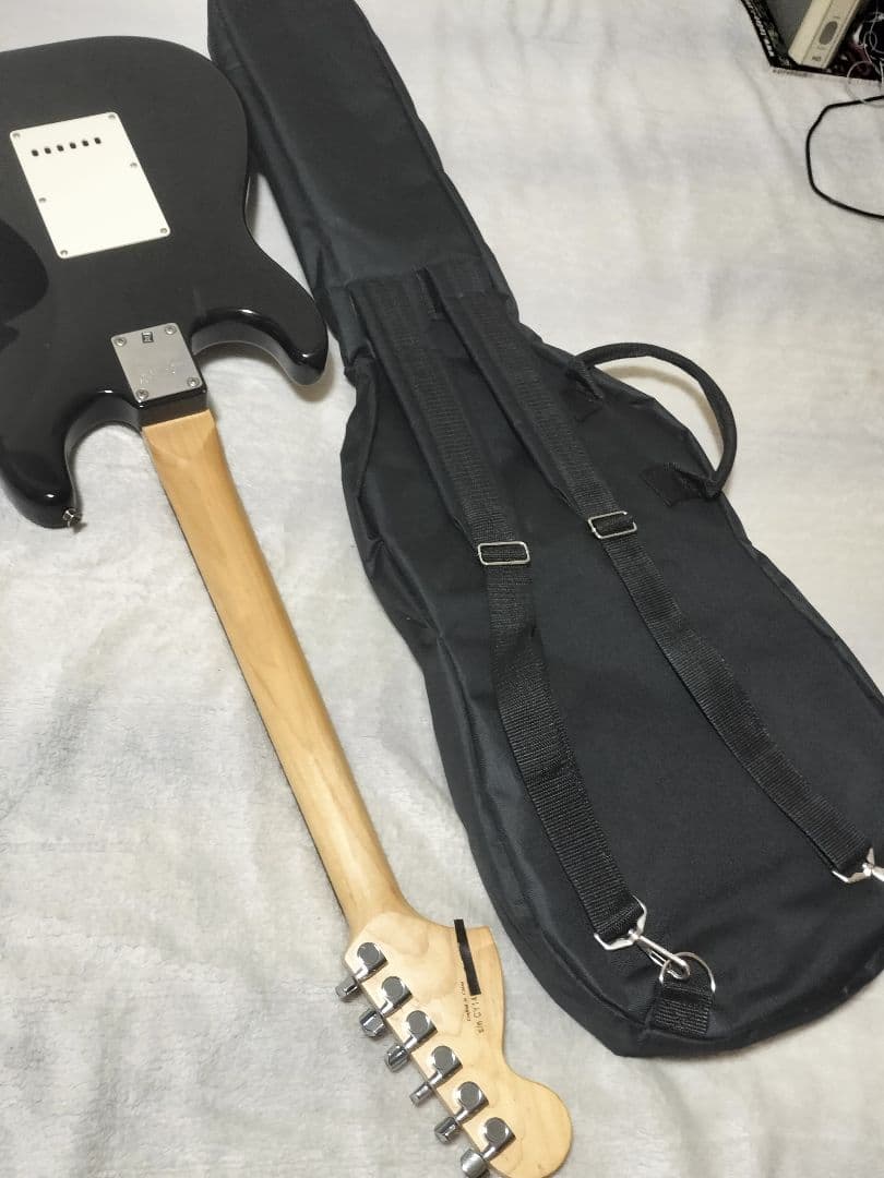 Squier ストラト Affinity 黒 べっ甲柄PG ケースオマケ多数付き