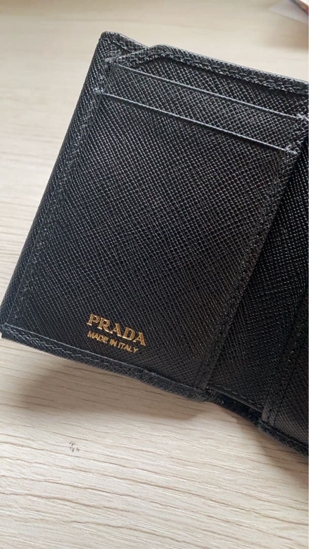 あきな　PRADA 財布