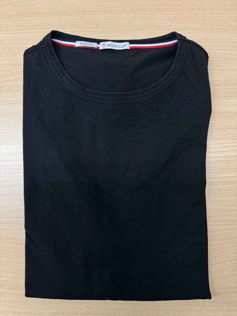 【値下げ】MONCLER ブラック Tシャツ スリムフィット