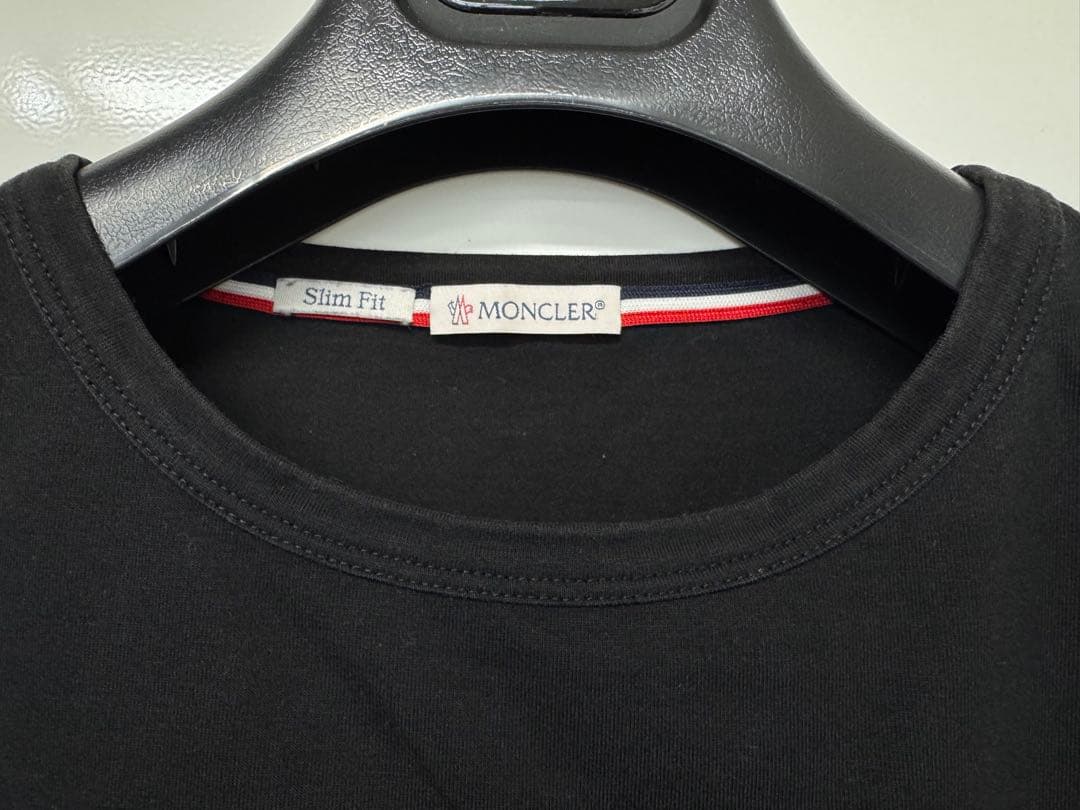 【値下げ】MONCLER ブラック Tシャツ スリムフィット