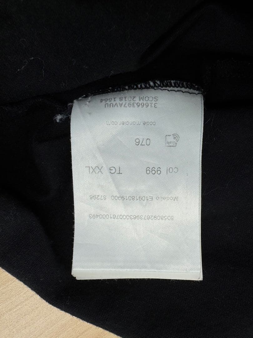 【値下げ】MONCLER ブラック Tシャツ スリムフィット