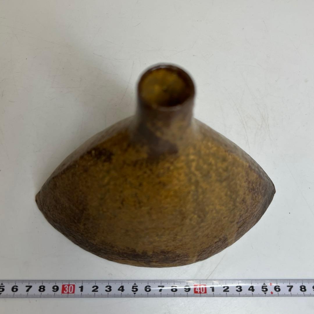 能倉順吉作　伊羅保壺　高さ約17.8㎝　共箱　東さ8-0126③