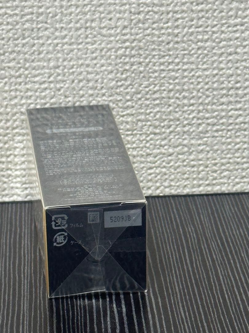 クレドポーボーテ タンフリュイドエクラ マット SPF20