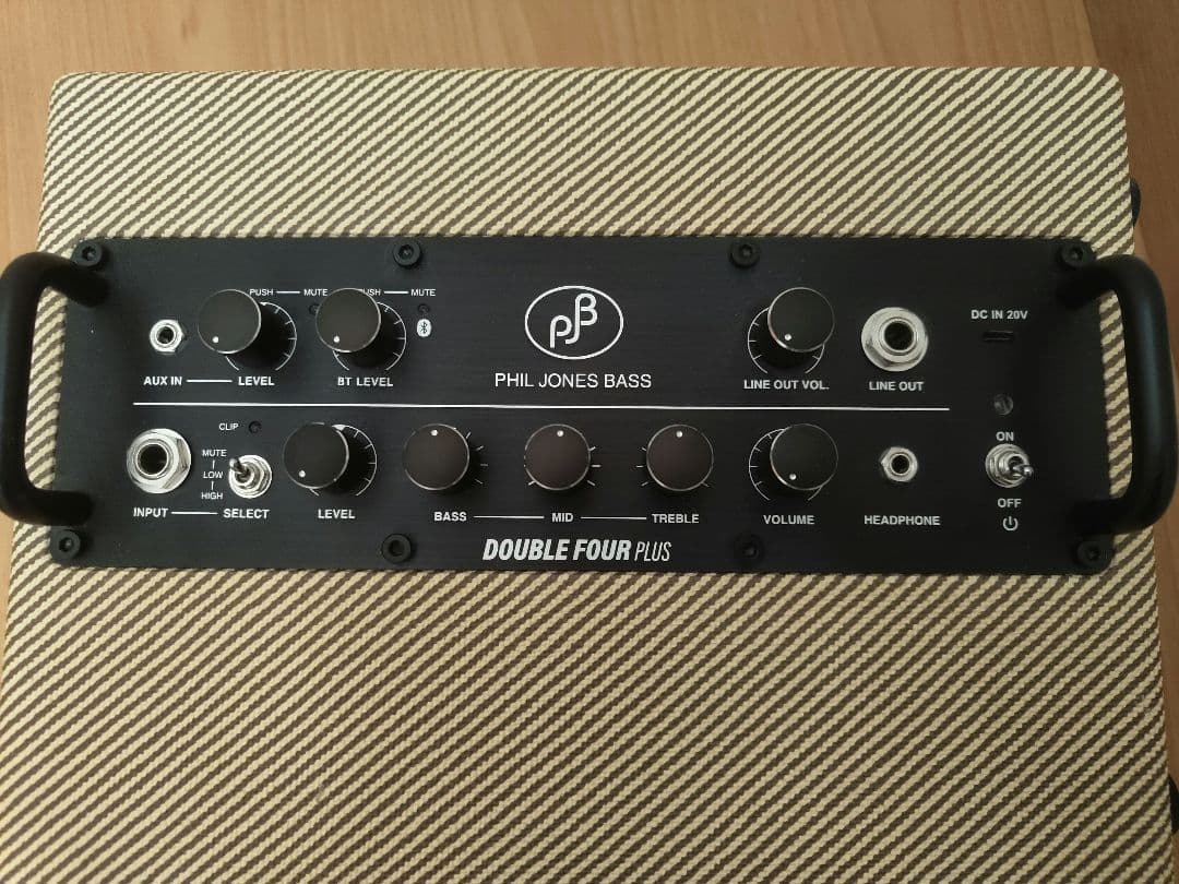 PHIL JONES DOUBLE FOUR PLUS Tweed ベースアンプ