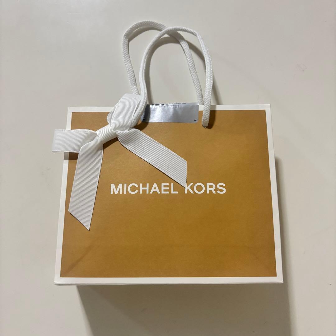 新品　MICHAEL KORS モノグラム三つ折り財布