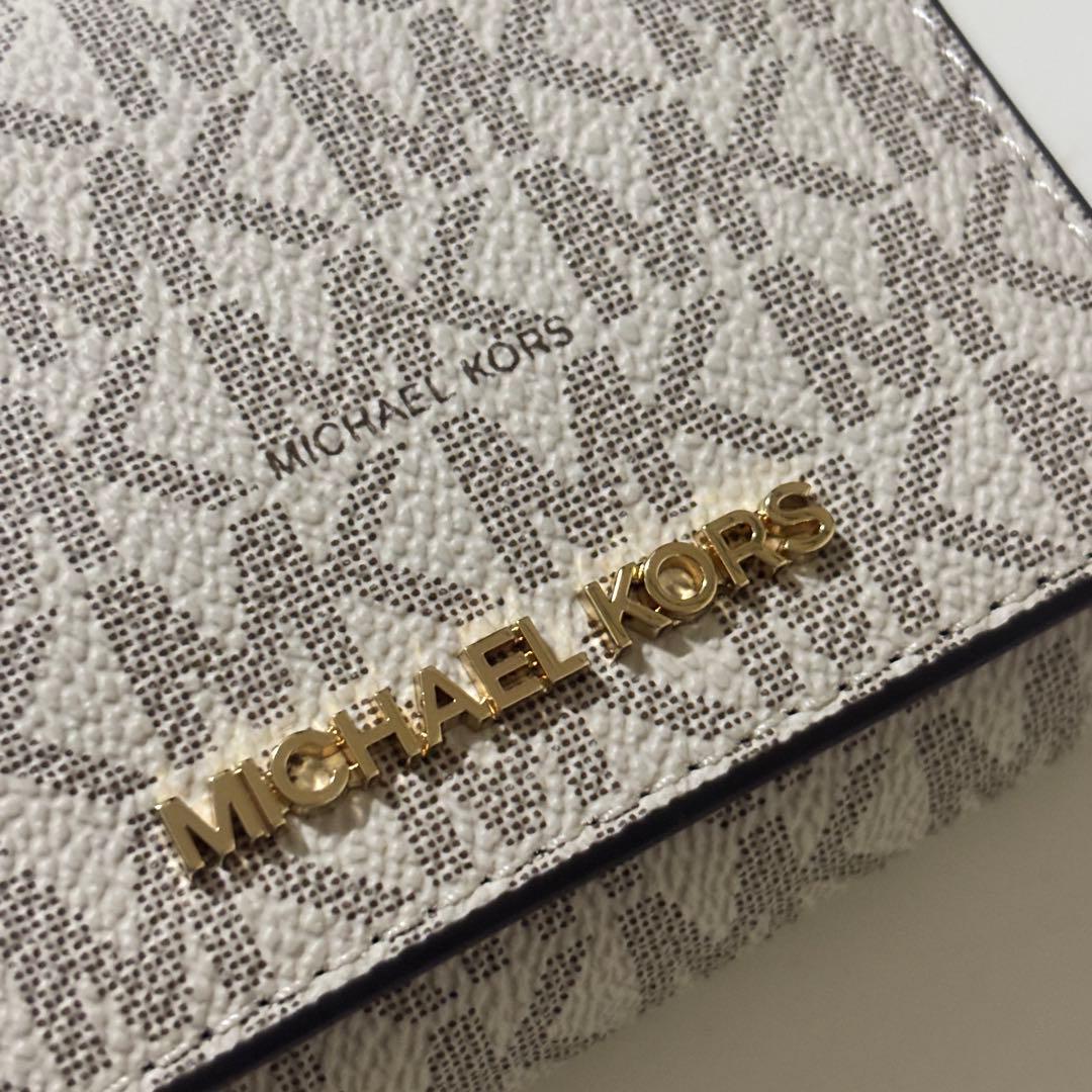 新品　MICHAEL KORS モノグラム三つ折り財布