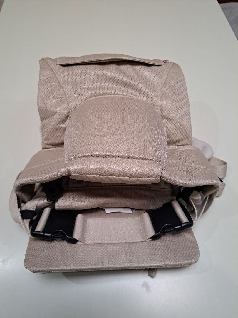 ベージュ メッシュ 抱っこ紐