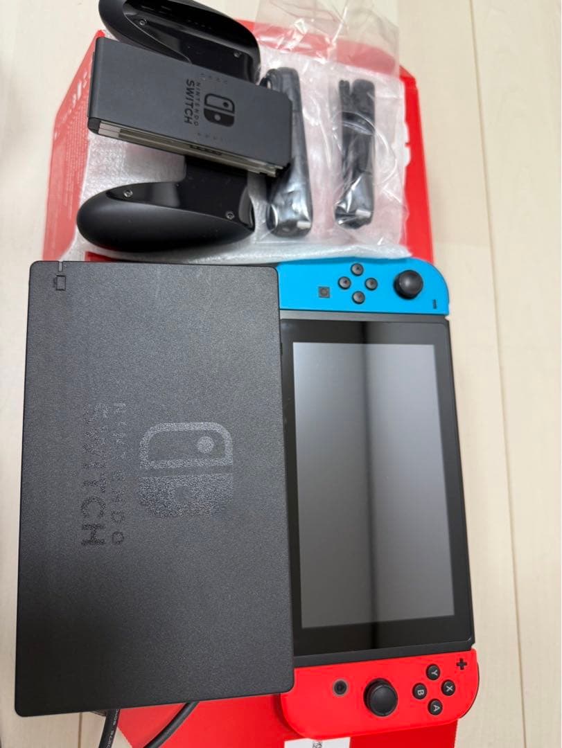 任天堂　Switch本体　箱あり付属品付き