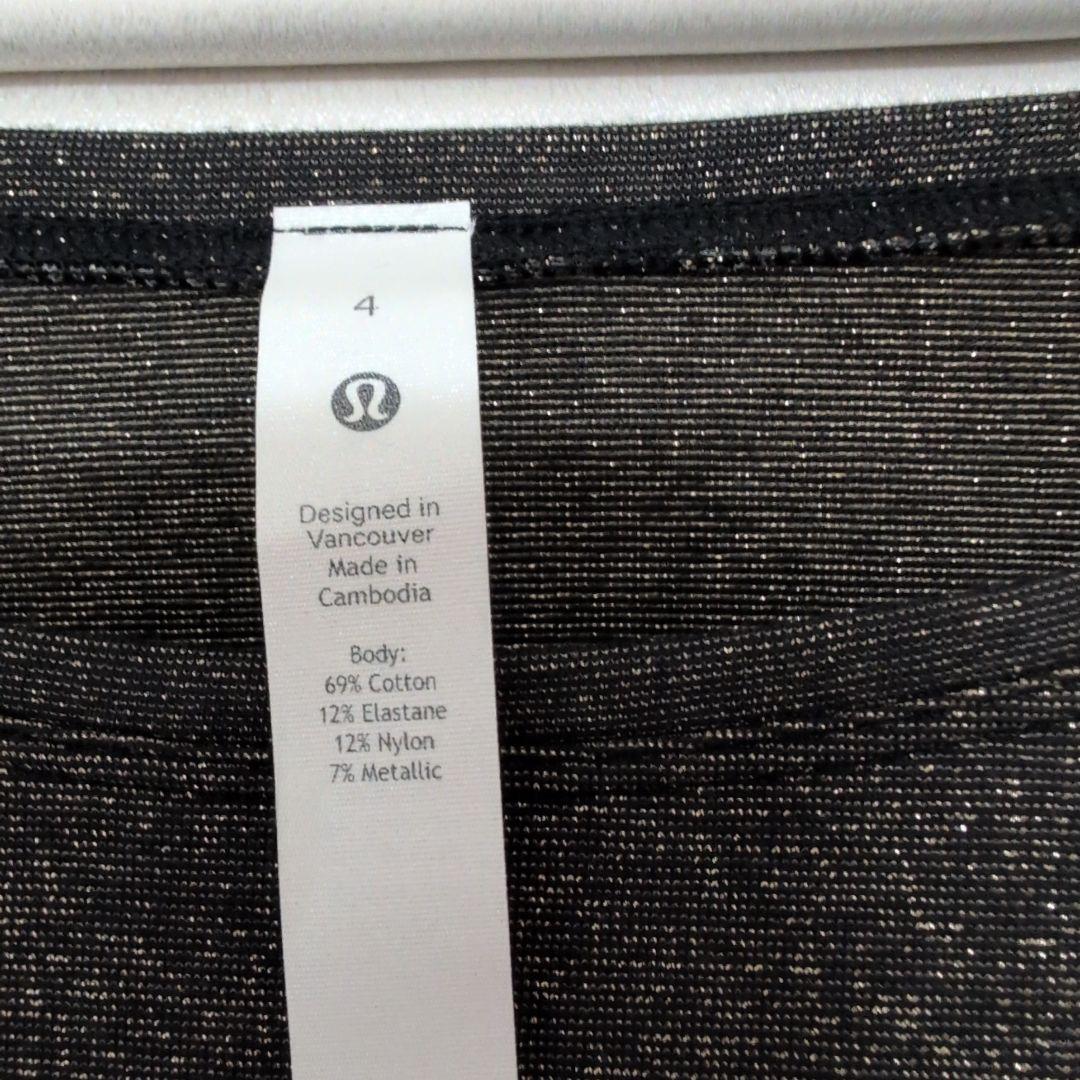 Lululemon 黒　金ラメ　 ヨガウエア　ALOHA　Tシャツ2点まとめ売り
