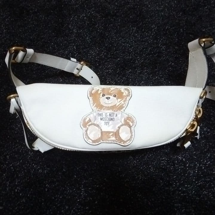 値下げ　moschino 　モスキーノ　ボディバッグ　ホワイト