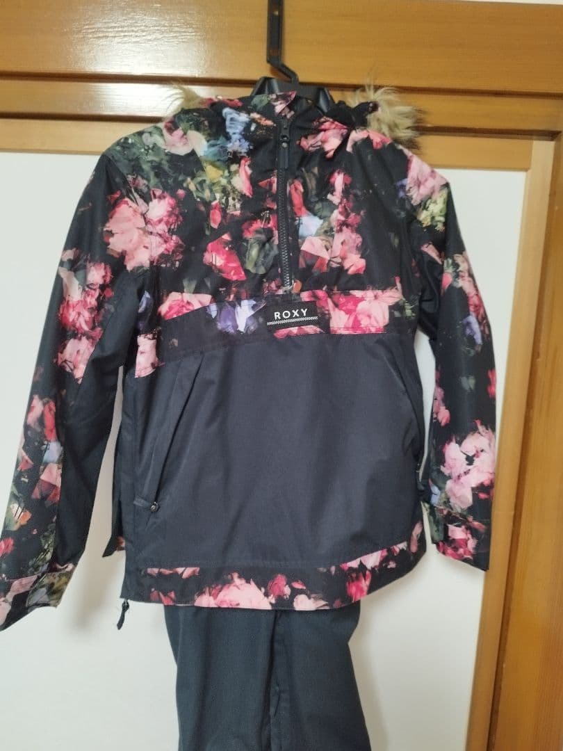 mai　　【美品】ROXY スノーボードウェア 女の子用 セットアップ