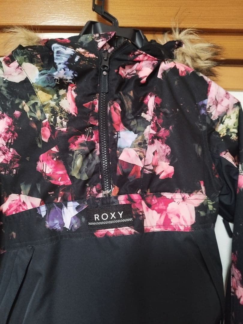 mai　　【美品】ROXY スノーボードウェア 女の子用 セットアップ