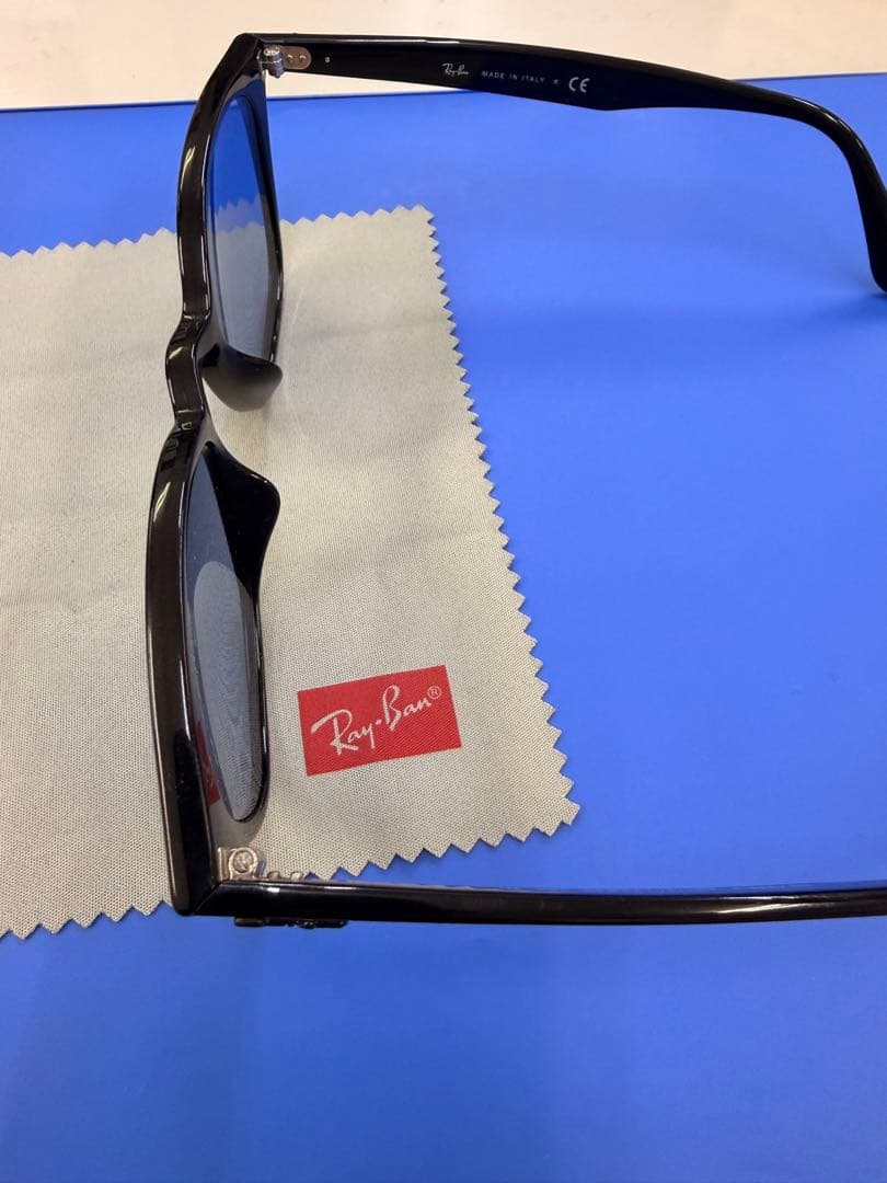 Ray-Ban サングラス　RB4258F