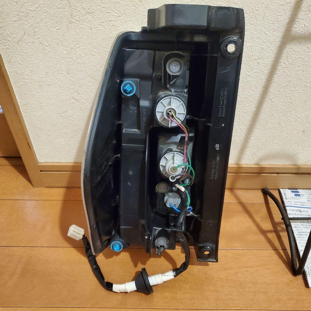 H26年 LA600S LA610S タントカスタム用右テールランプユニット
