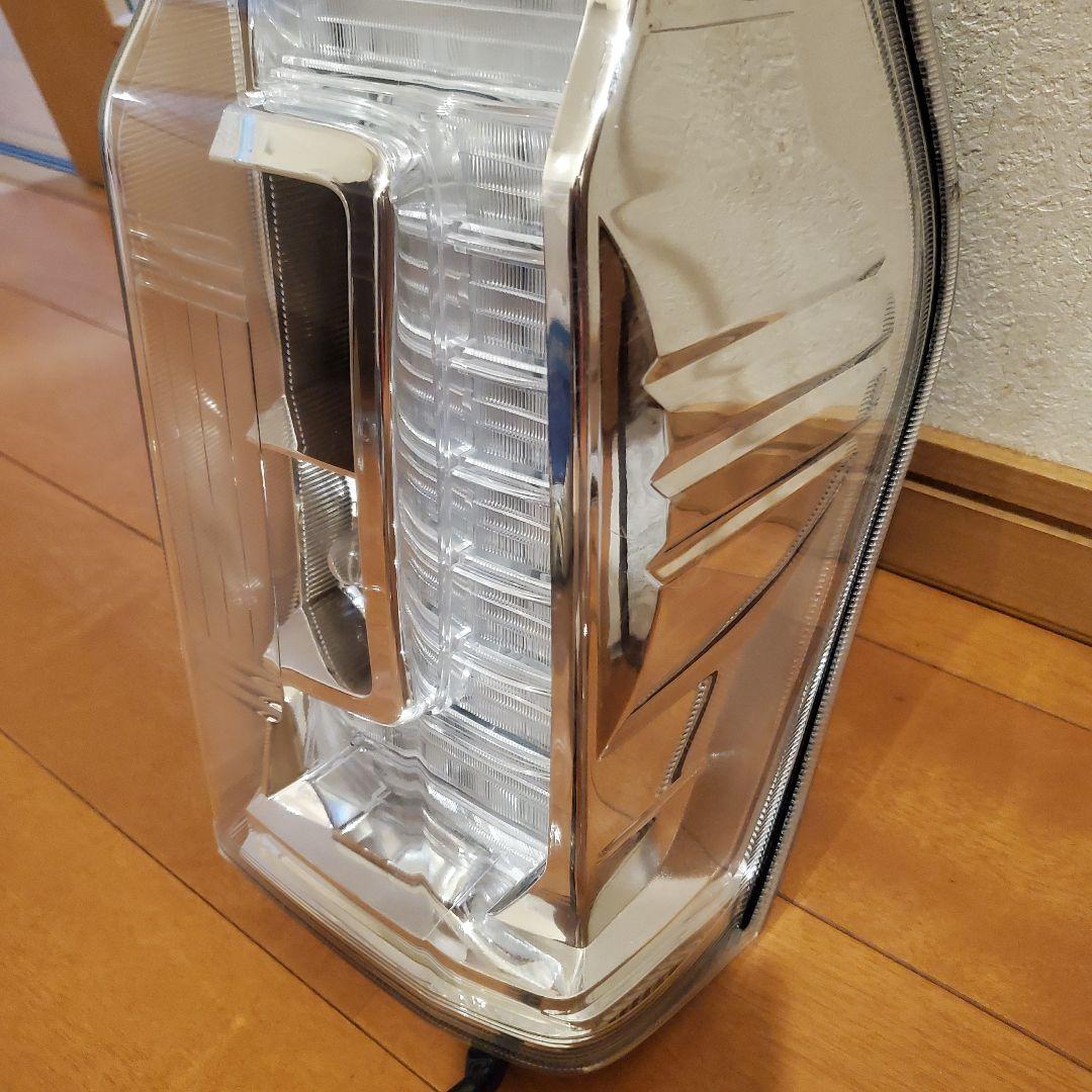 H26年 LA600S LA610S タントカスタム用右テールランプユニット