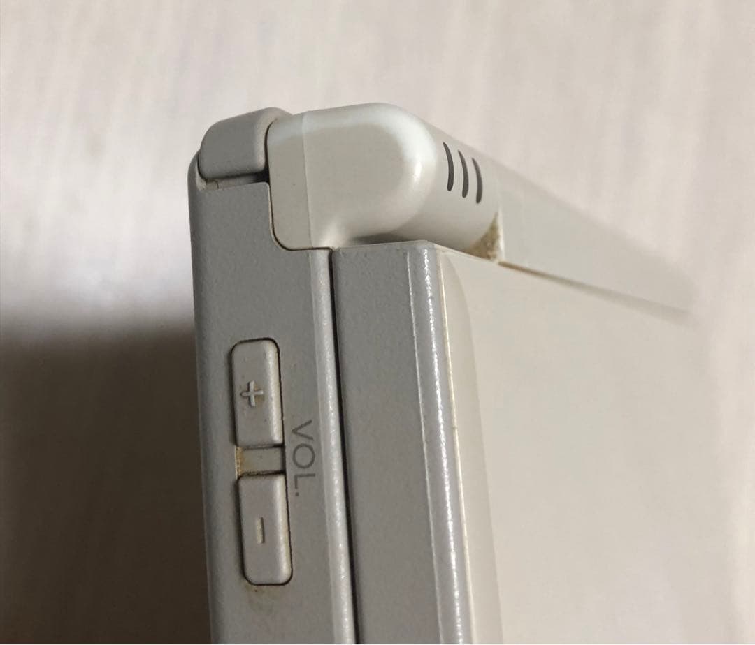 ニンテンドー　任天堂　DSi LL 本体　ナチュラルホワイト