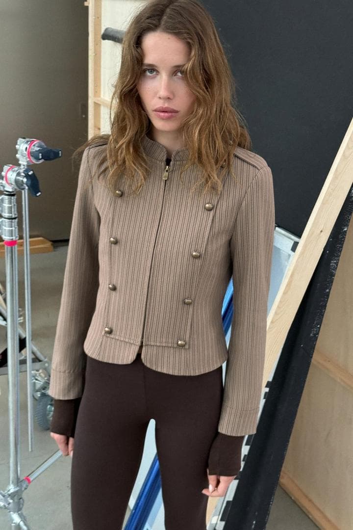 完売品 ZARA ストライプ柄フィットブレザー S ナポレオン