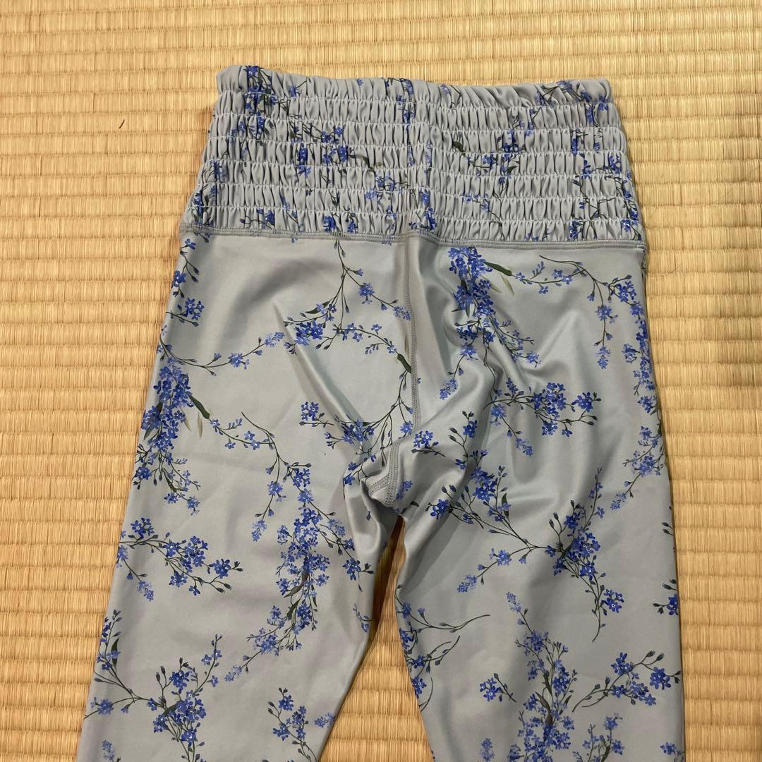 新品SUKALAスカーラ花柄ヨガパンツ XSサイズ