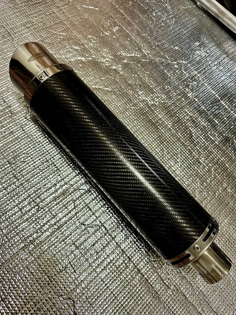 Delkevic カーボンサイレンサー