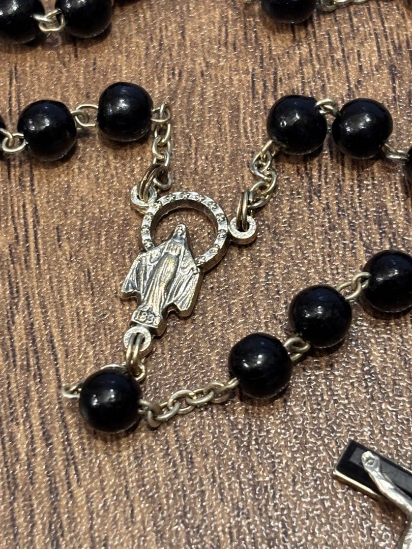 D&G ネックレス ブラックビーズ ロザリオ クロス アクセサリー マリア
