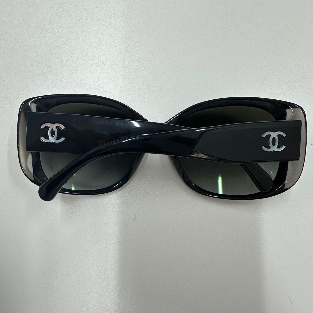 CHANEL シャネル　ブラックサングラス ケース付き
