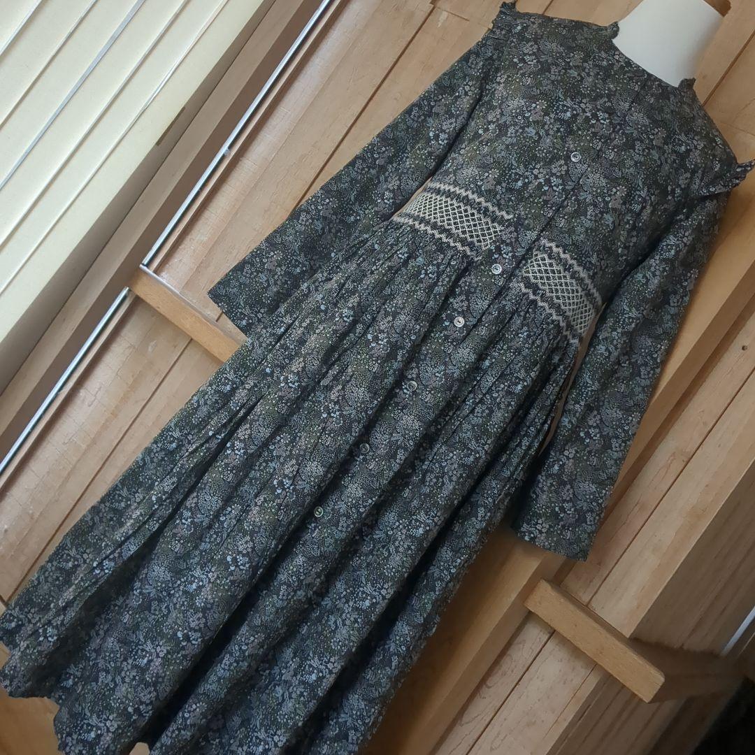m*i様 値下げ。リバティ刺繍入り大人ワンピース