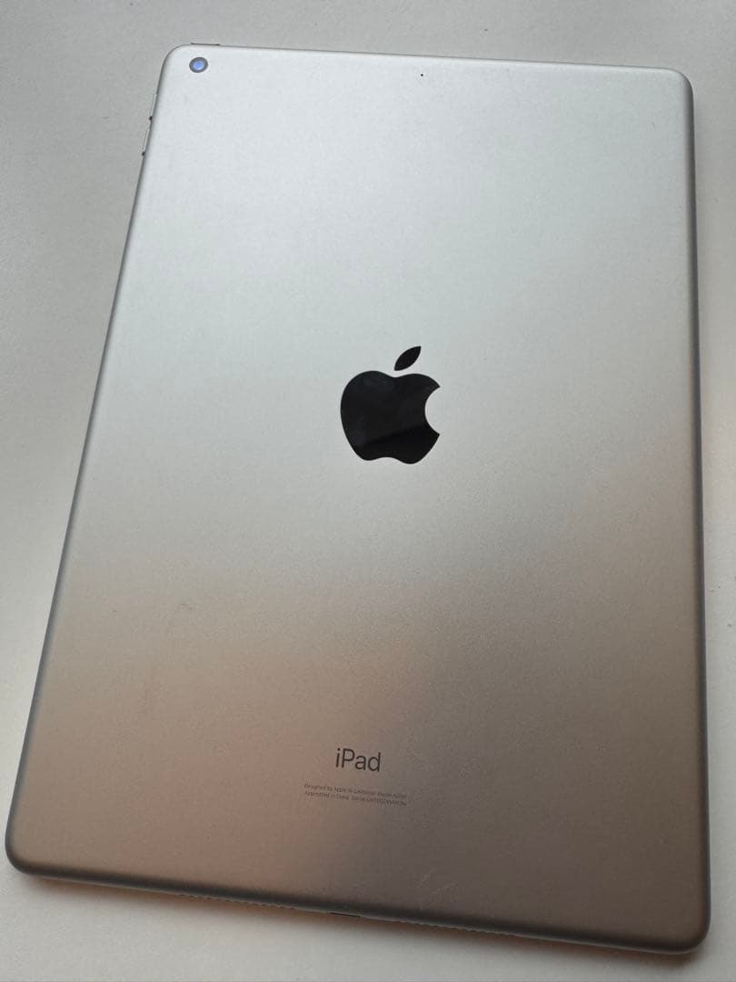 【美品】Apple iPad 第7世代 10.2インチ シルバー 本体