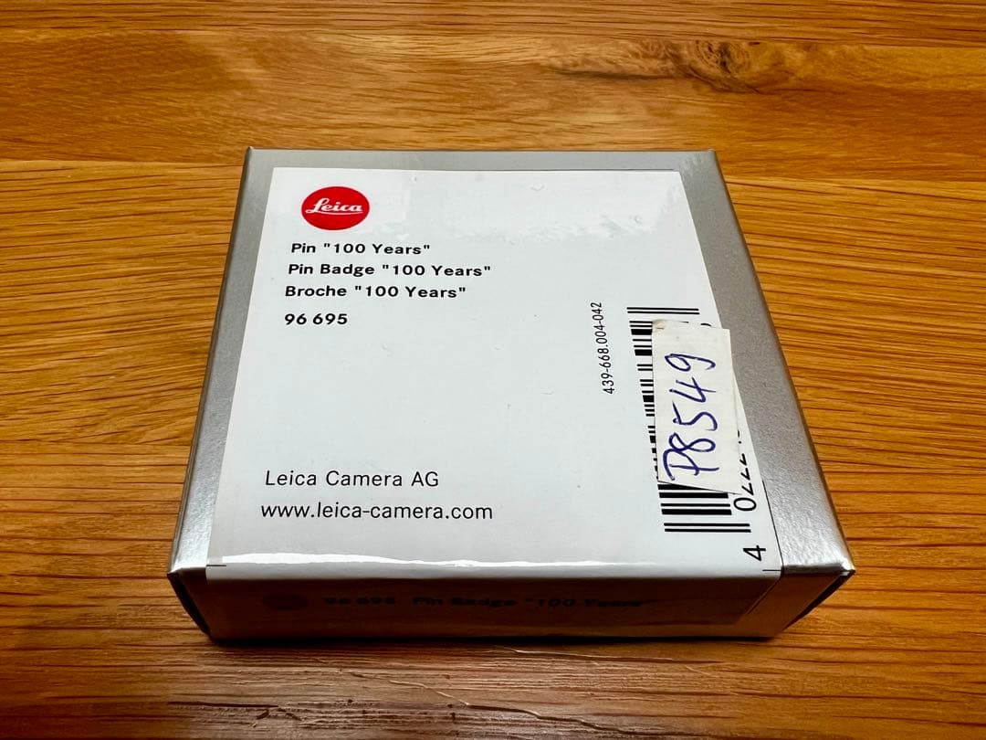 限定モデル　ライカ100周年記念ピンバッチ　Leica ピンバッジ