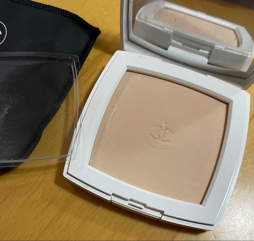 Chanel ルブランコンパクトラディアンス１２ベージュロゼ