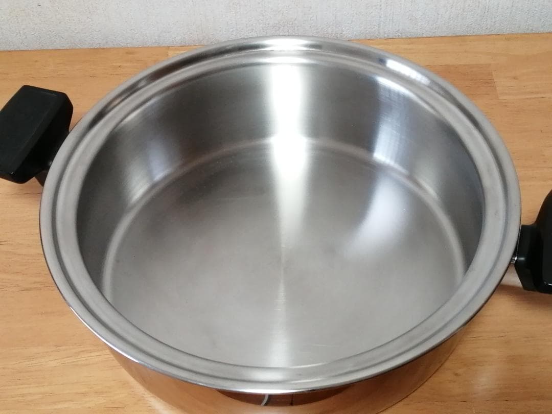 CookBestの7層構造ステンレス両手鍋　IH対応　USED品