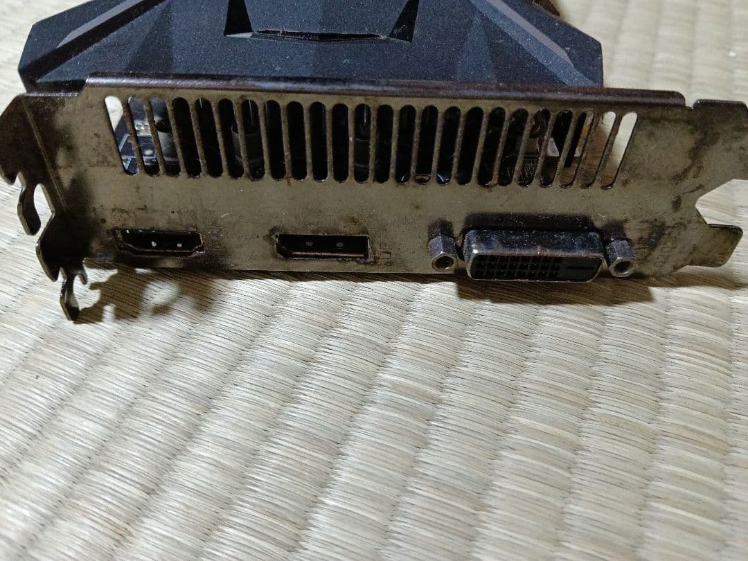 ZOTAC GTX1650とGTX 1080 Foudes Edition
