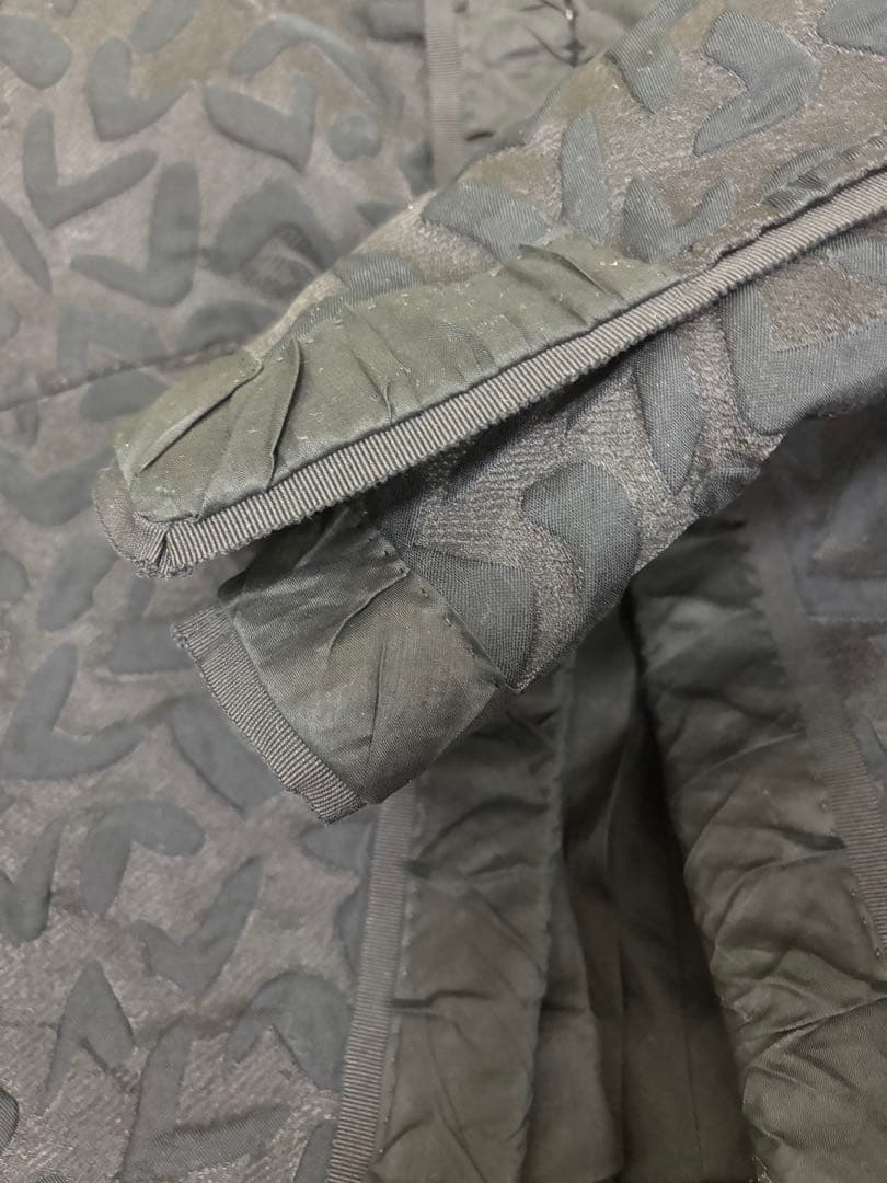 ルイヴィトン Louis Vuitton 黒　ロゴジャケット