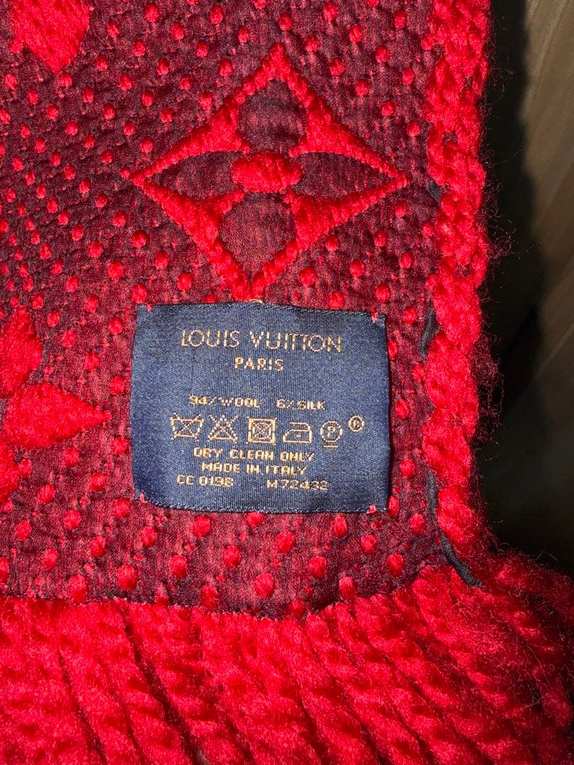 LOUIS VUITTON 赤 マフラー